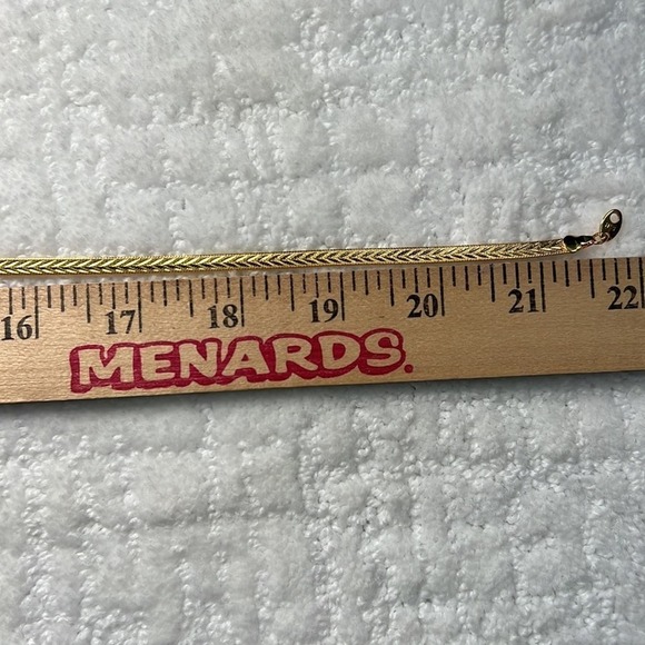 Unique SH herringbone leaf imprint gold necklace - Picture 5 of 8